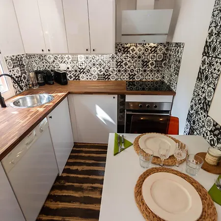 Nature In Quiet Montain - Private Jaccuzi And Garden, Wifi - La Lezardiere Casa de Férias
