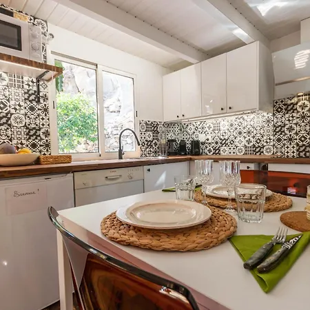 Nature In Quiet Montain - Private Jaccuzi And Garden, Wifi - La Lezardiere *